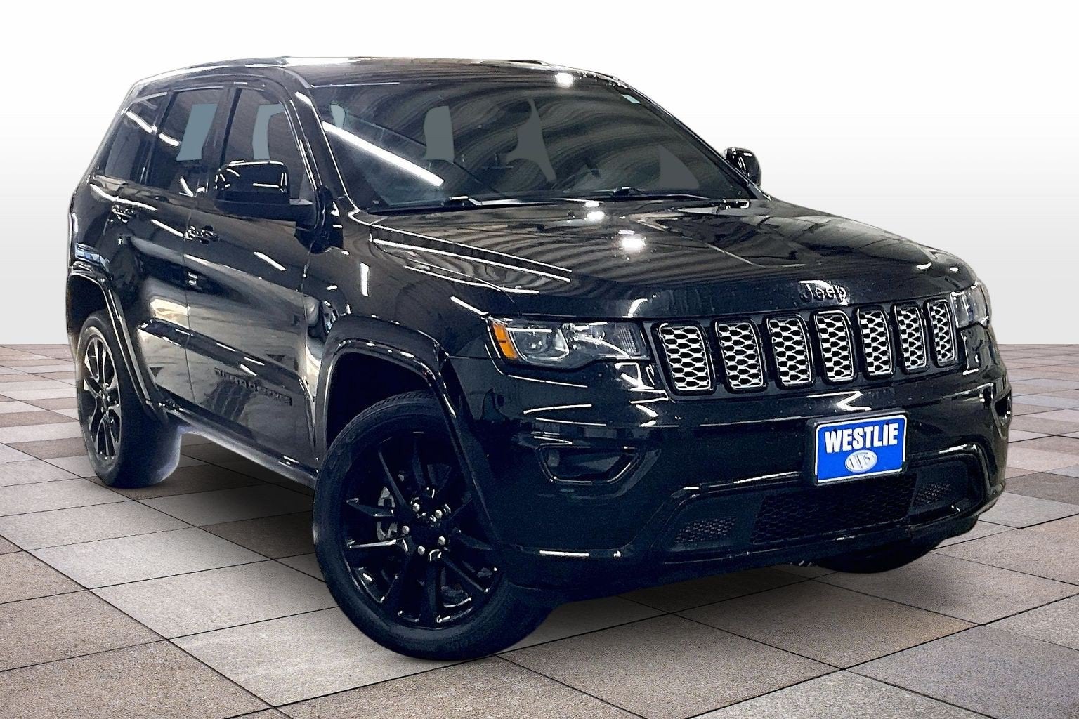 2022 Jeep Grand Cherokee Laredo X 4WD's photo