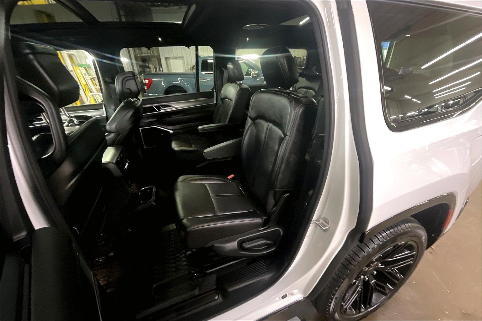 2026 Jeep Grand Wagoneer Limited Reserve