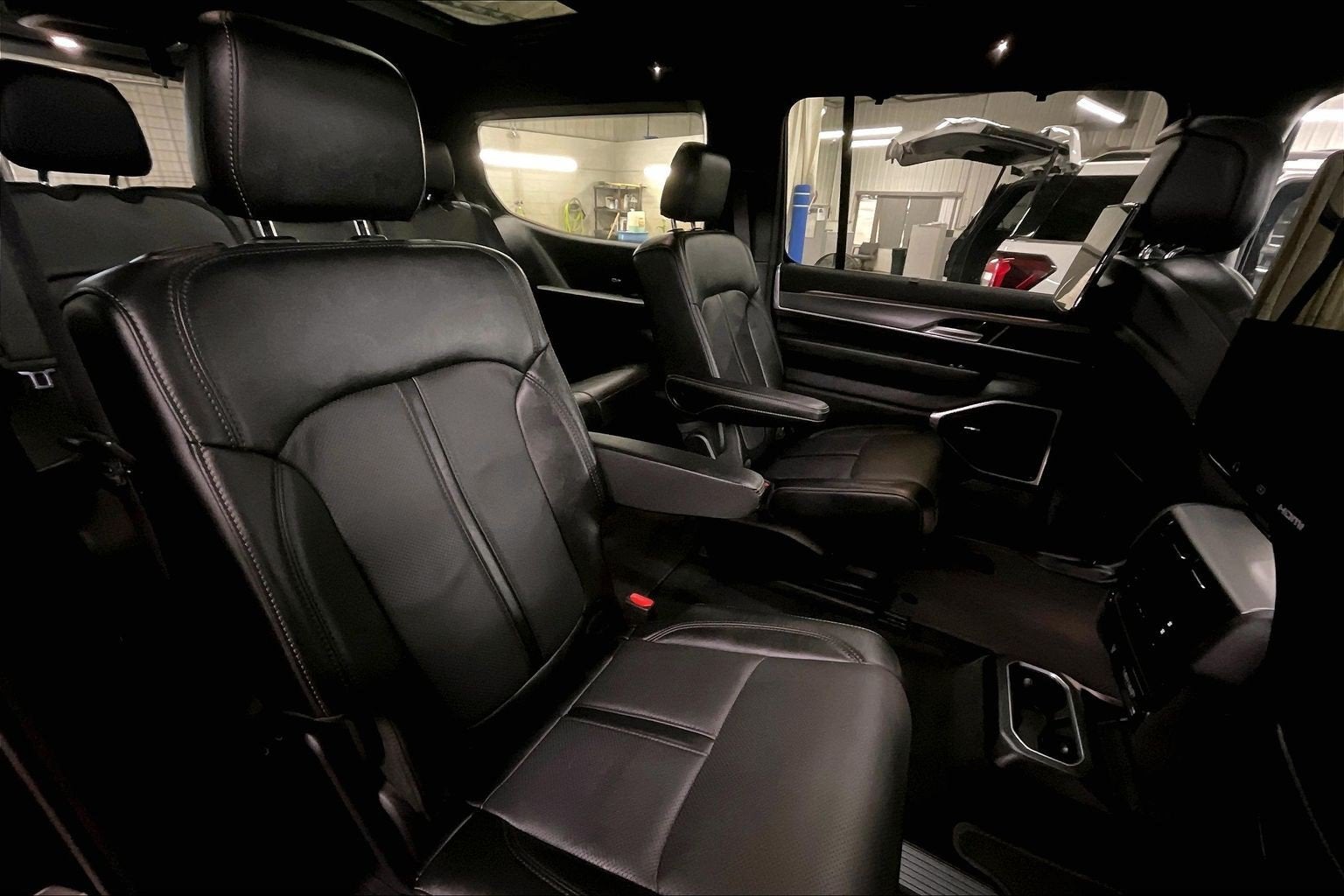 2024 Jeep Wagoneer Series II Carbide