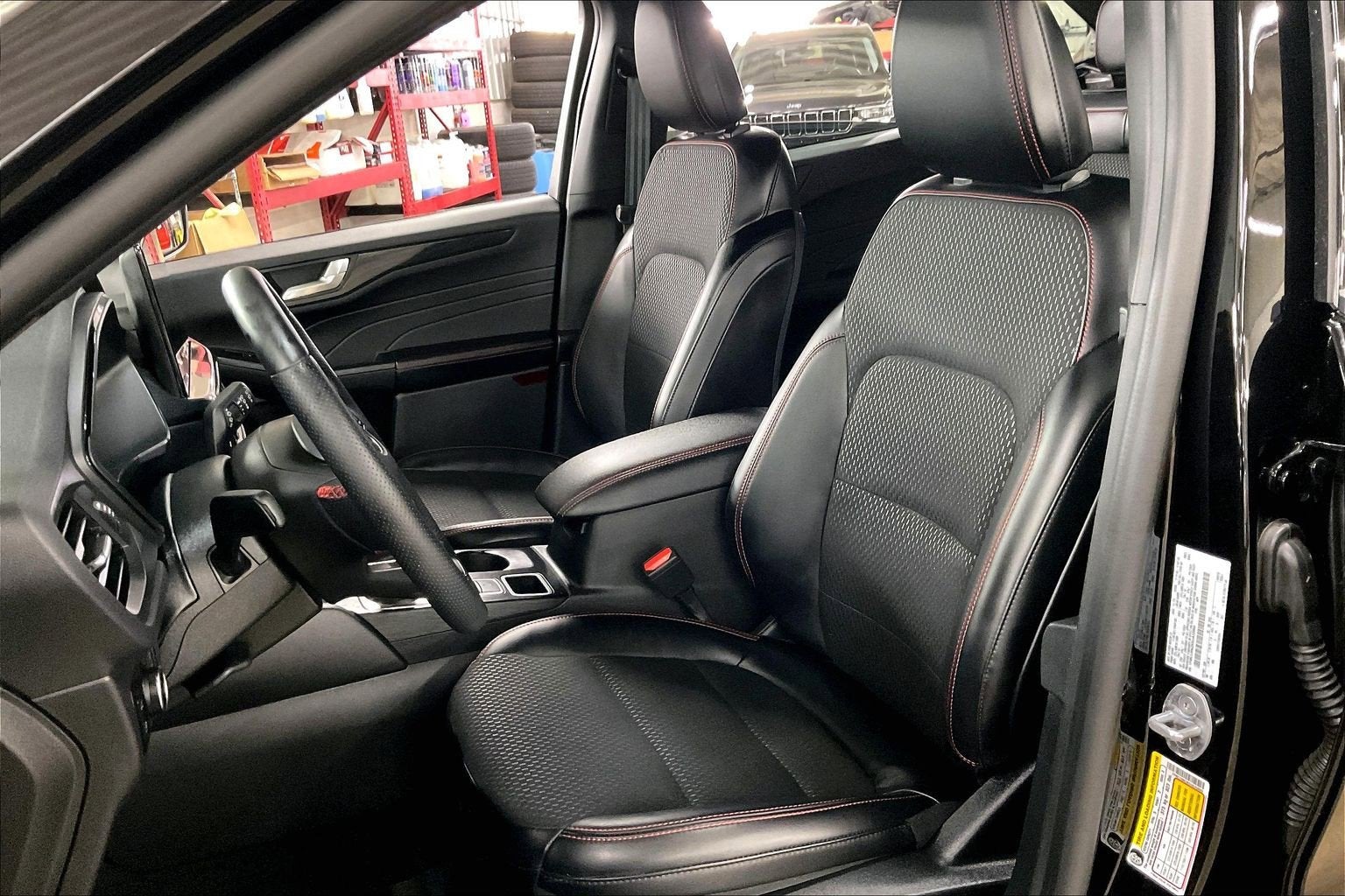 2025 Ford Escape ST-Line Select