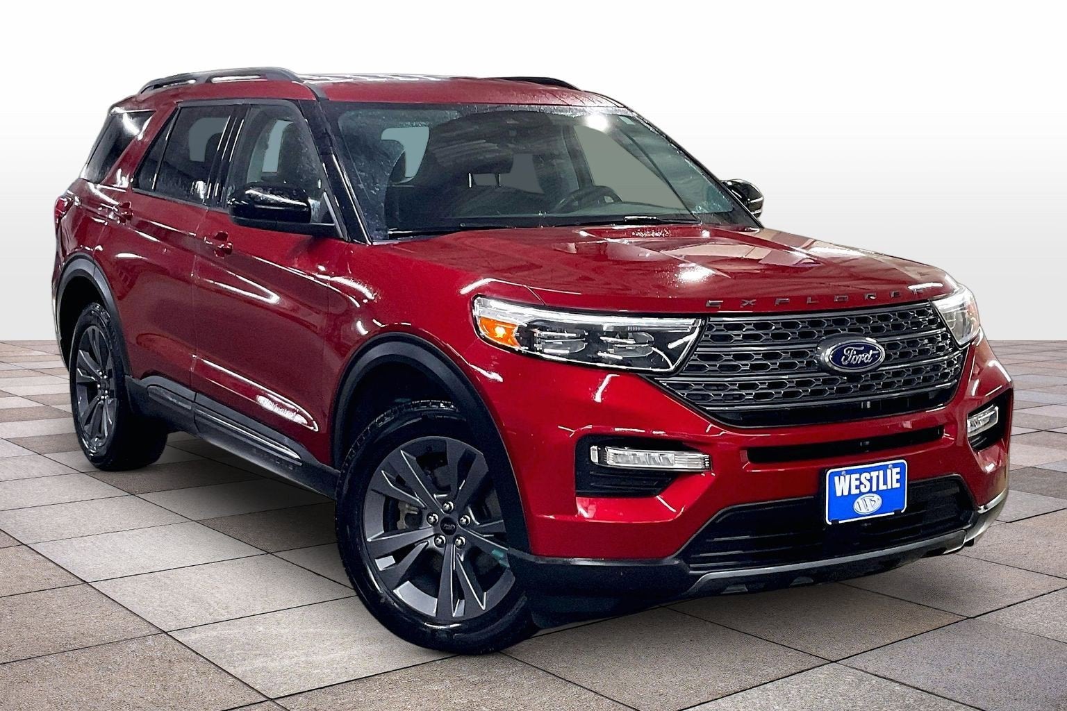 2023 Ford Explorer XLT 4WD's photo