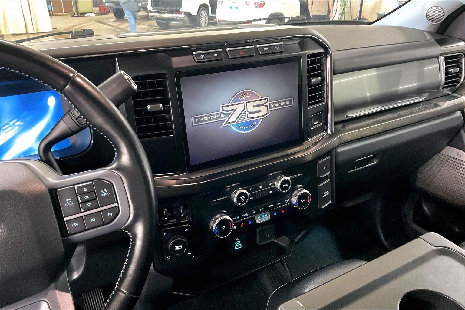 2023 Ford Super Duty F-250 SRW LARIAT
