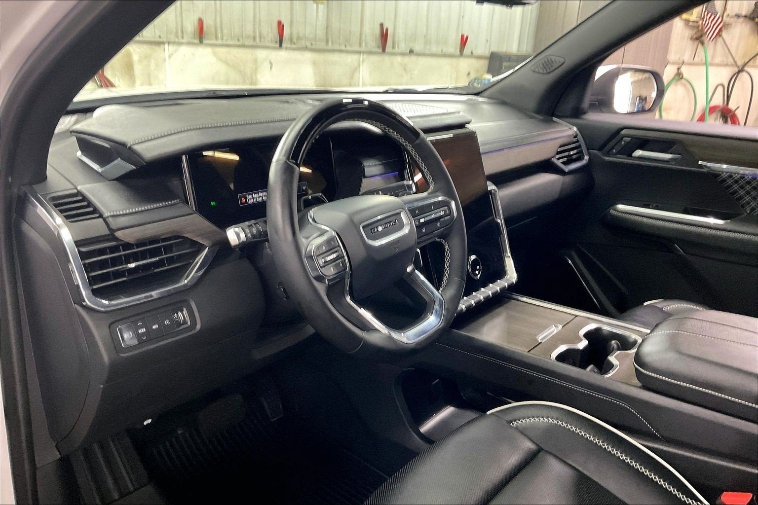 2025 GMC Acadia AWD Denali