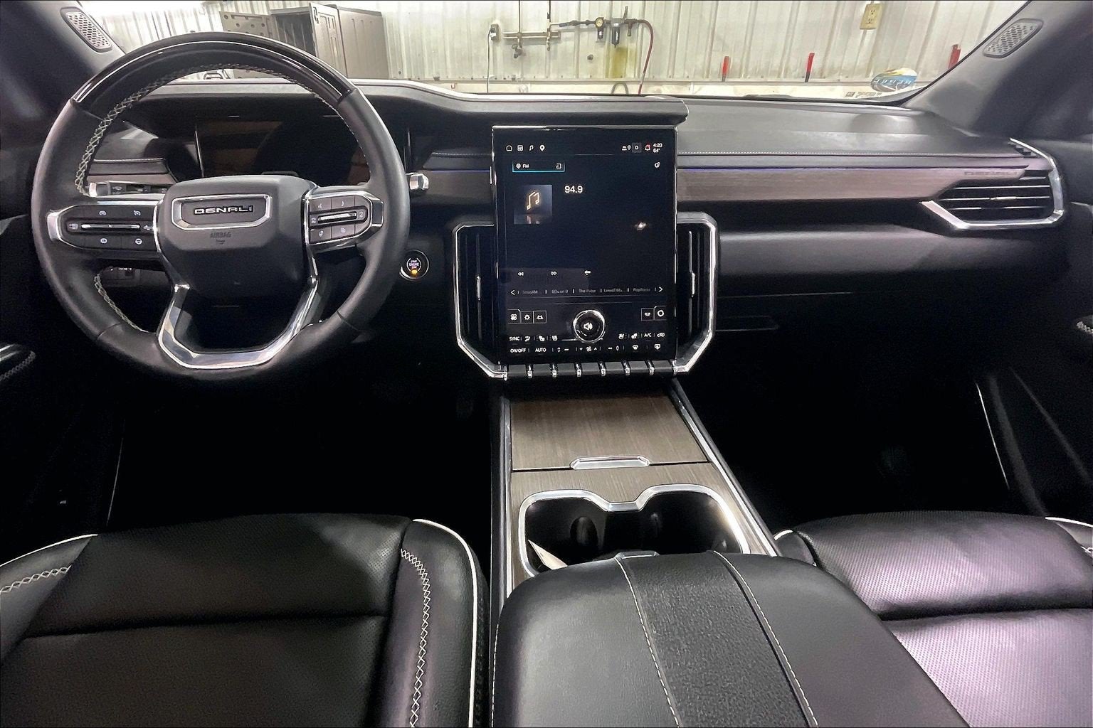 2025 GMC Acadia AWD Denali