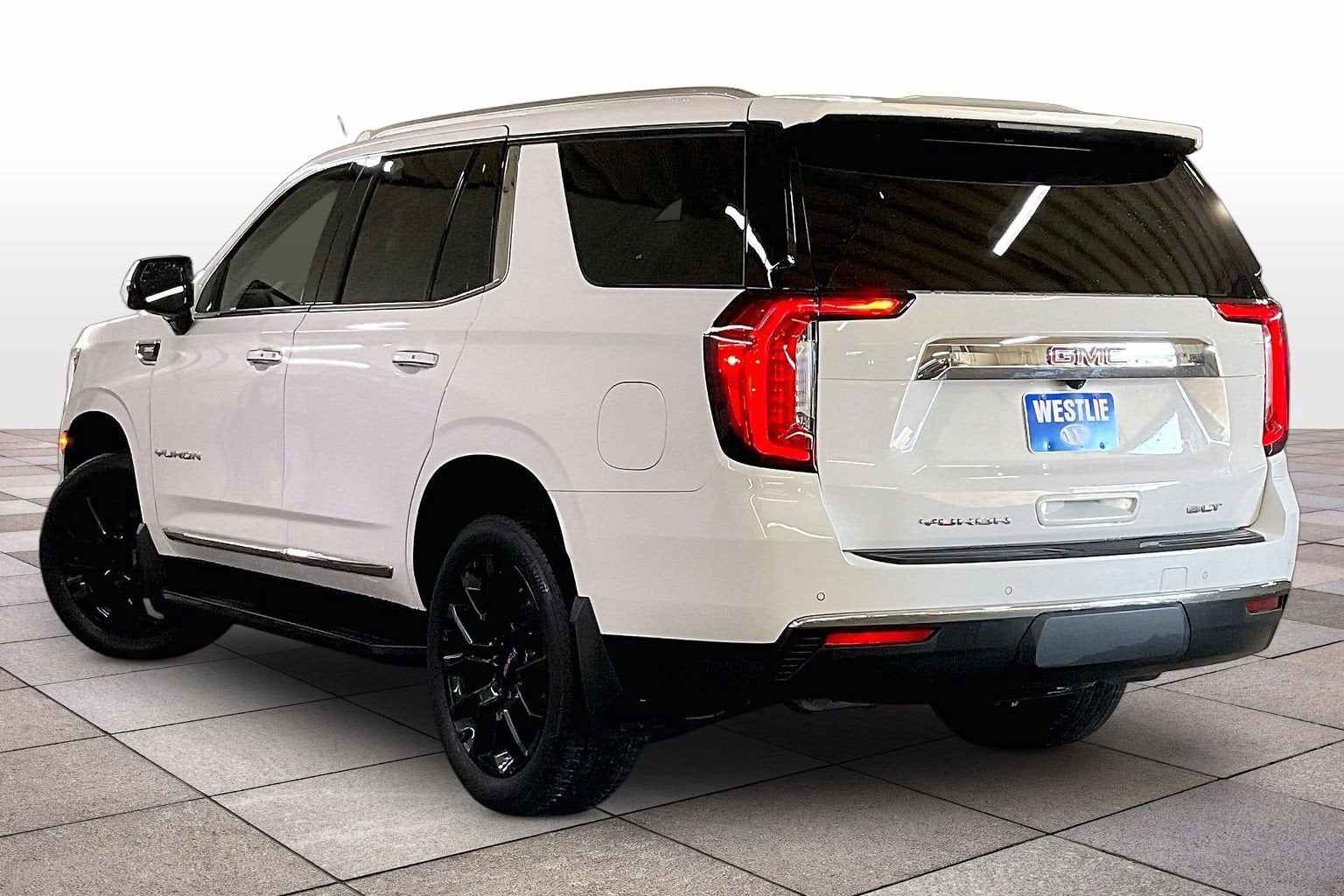 2023 GMC Yukon SLT