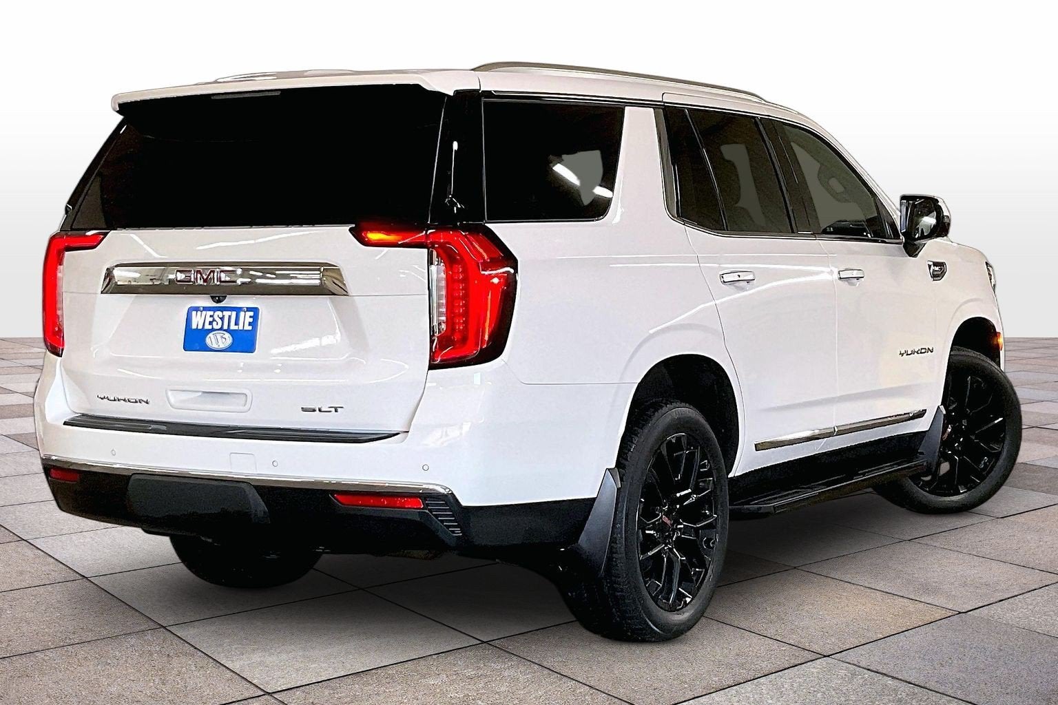 2023 GMC Yukon SLT