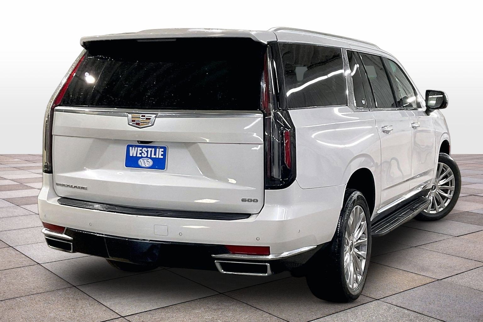 2022 Cadillac Escalade ESV Premium Luxury