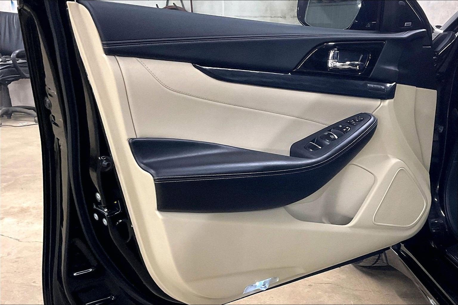 2023 Nissan Maxima Platinum