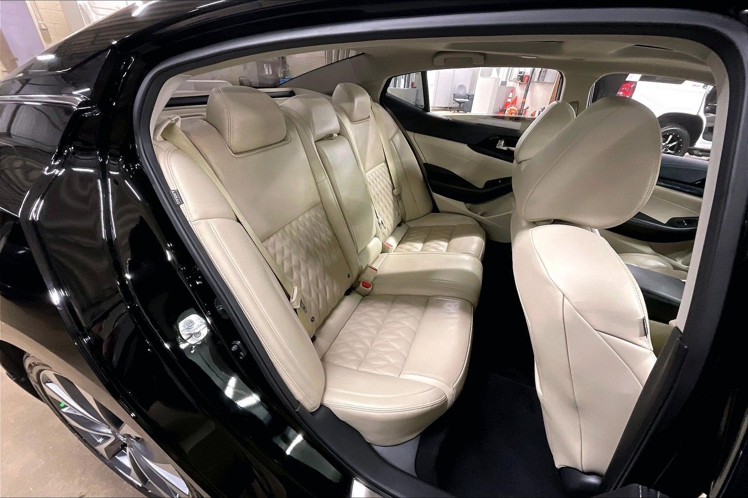 2023 Nissan Maxima Platinum