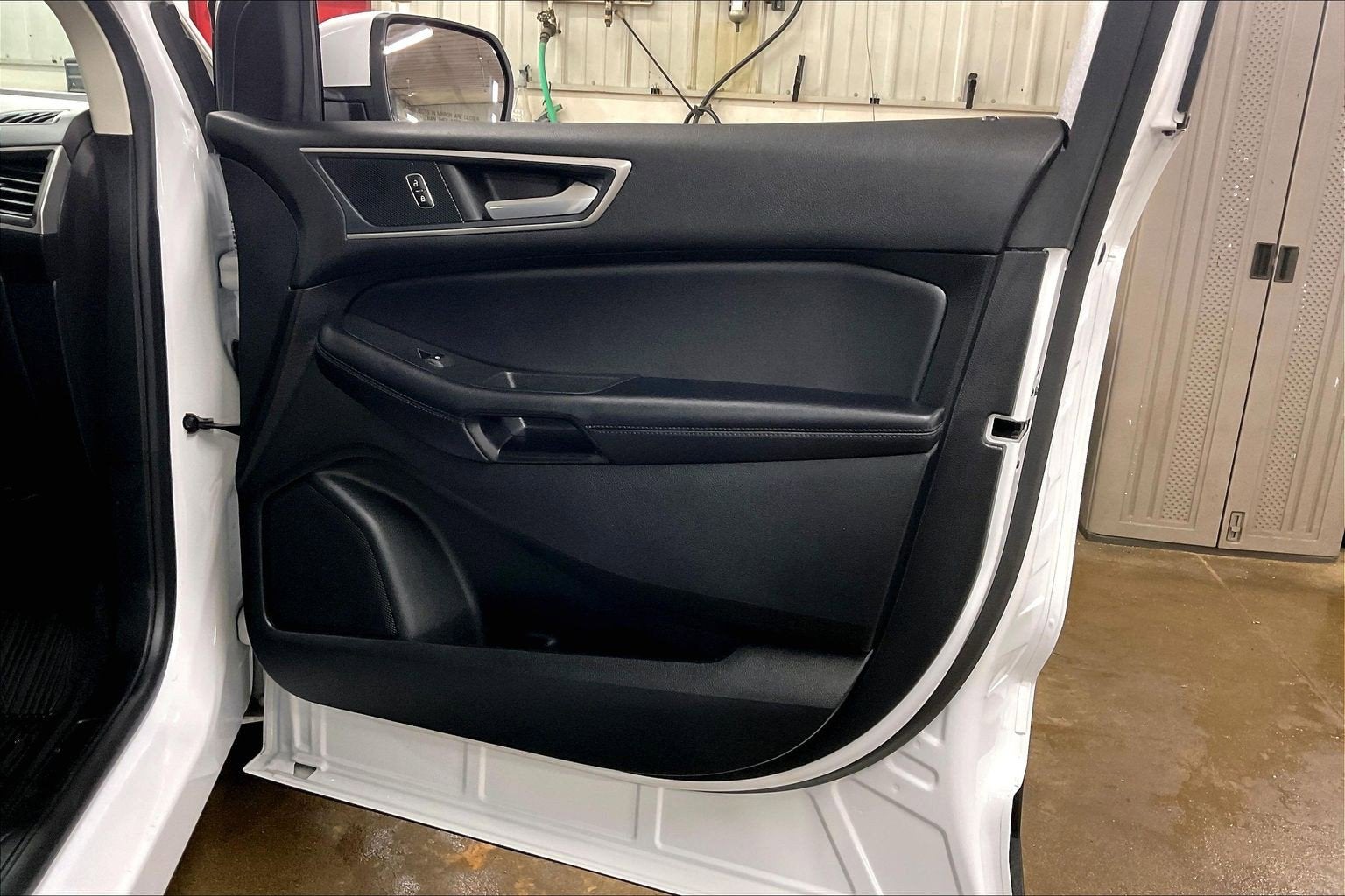 2024 Ford Edge Base