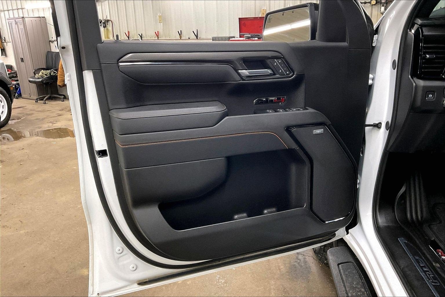 2025 GMC Sierra 1500 AT4