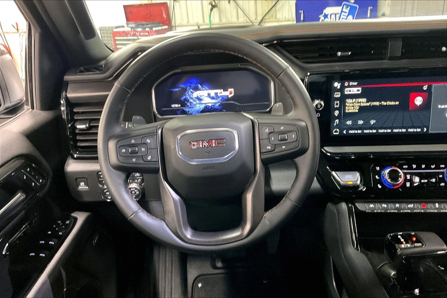 2025 GMC Sierra 1500 AT4