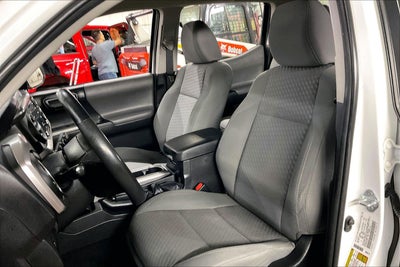 2022 Toyota Tacoma 4WD SR5