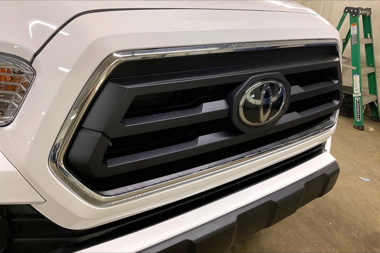 2022 Toyota Tacoma 4WD SR5