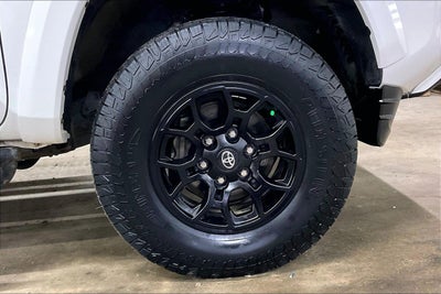 2022 Toyota Tacoma 4WD SR5