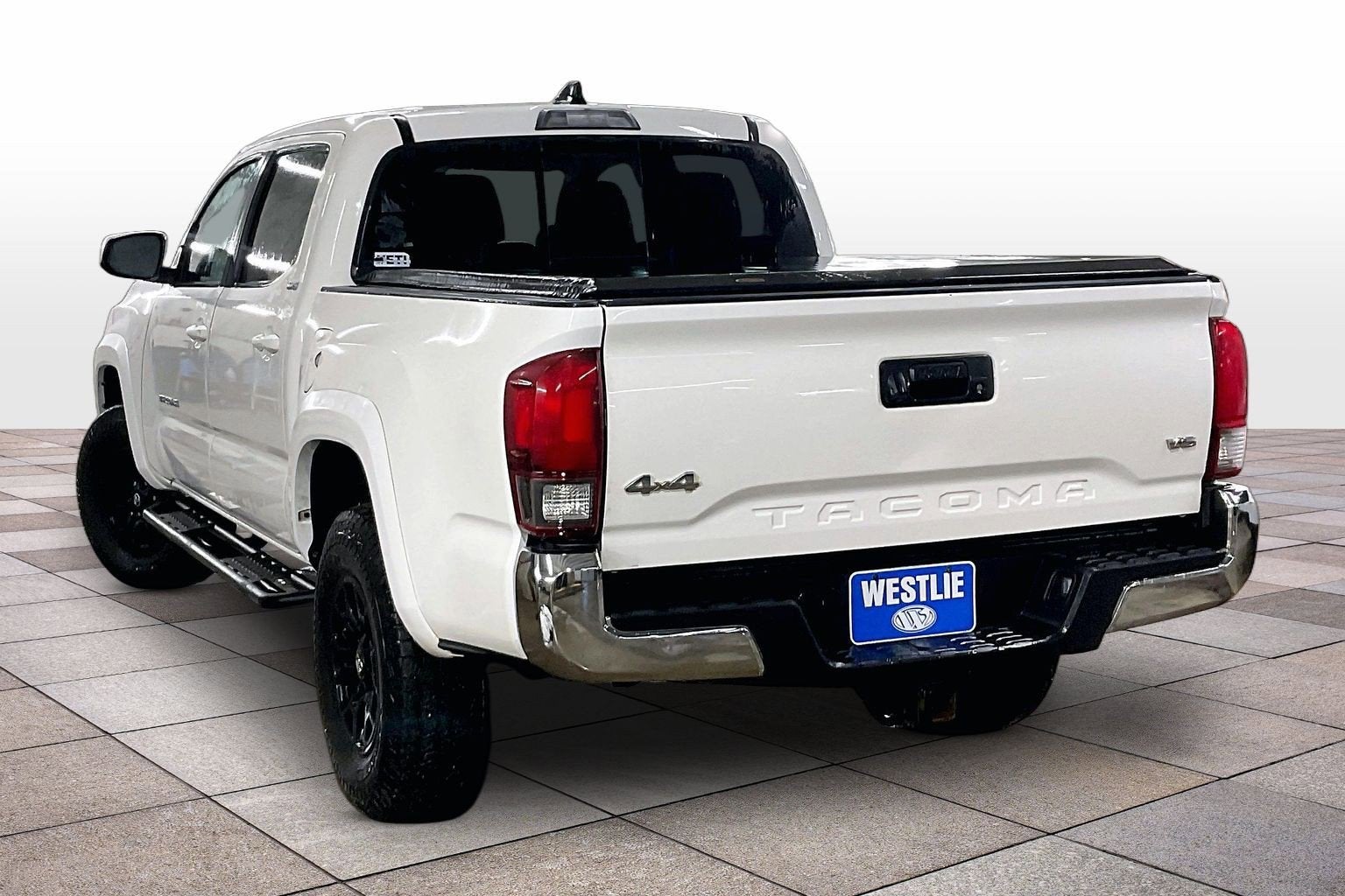 2022 Toyota Tacoma 4WD SR5