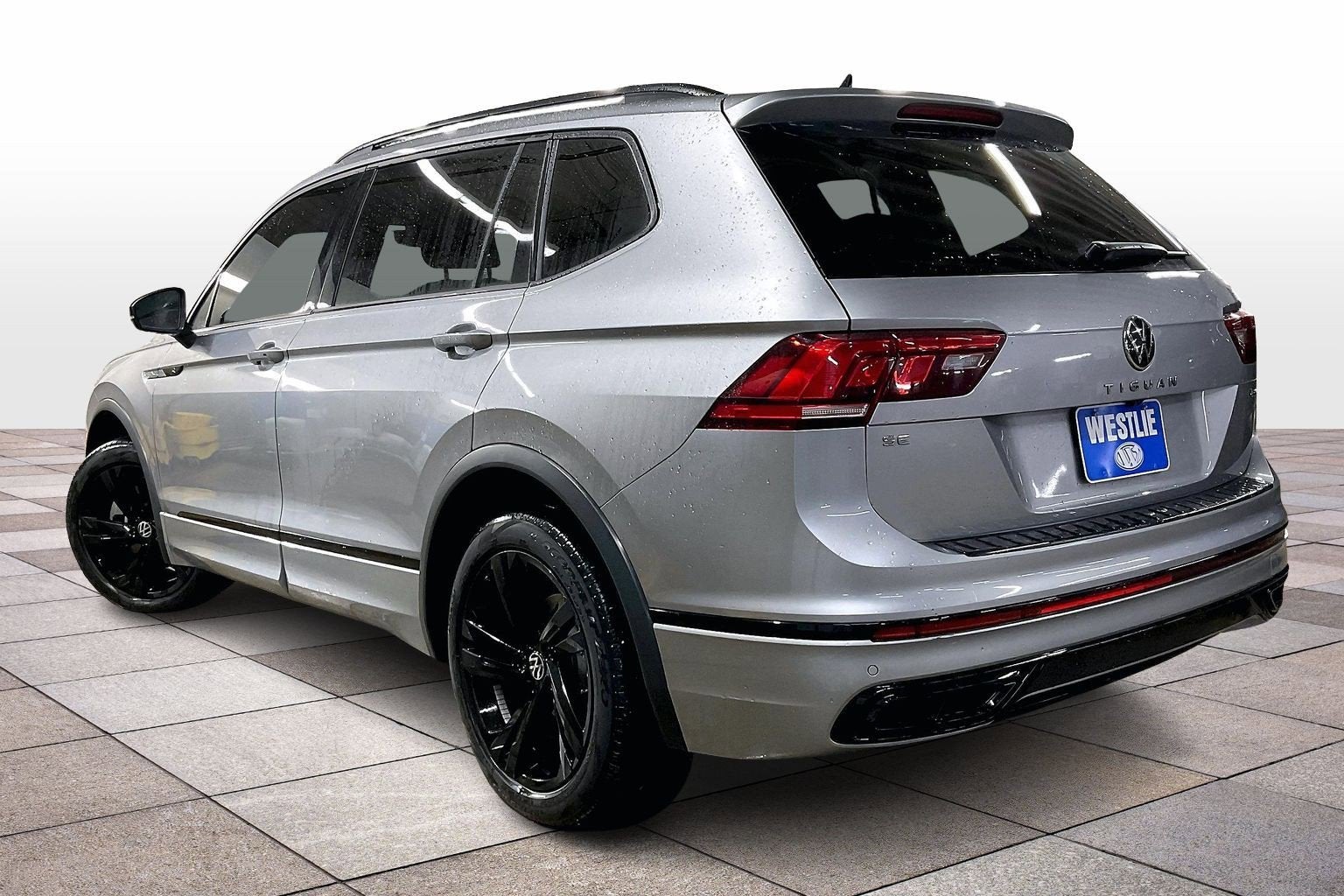 2024 Volkswagen Tiguan SE R-Line Black