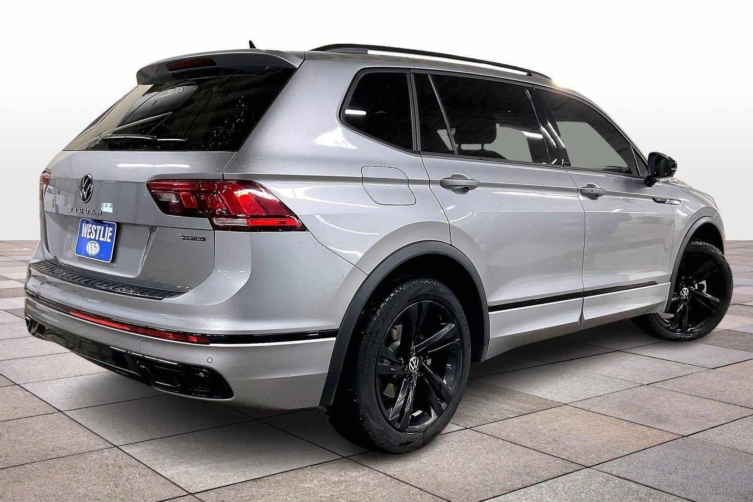 2024 Volkswagen Tiguan SE R-Line Black